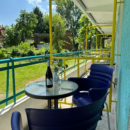 Lelle Beach Club Balatonlelle Exterior photo