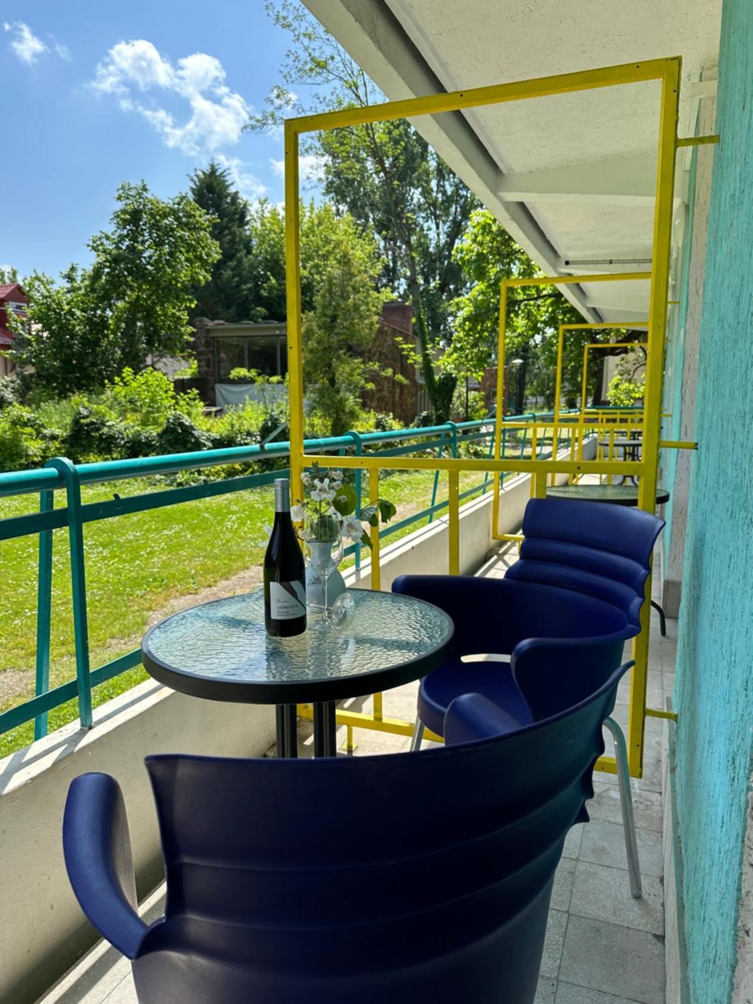 Lelle Beach Club Balatonlelle Exterior photo